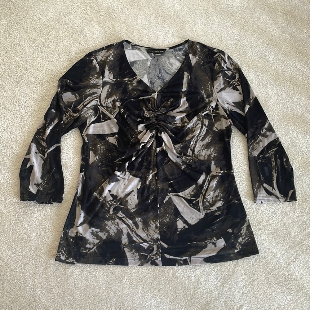 Abstract neutral printed jersey top with Ruching detail.